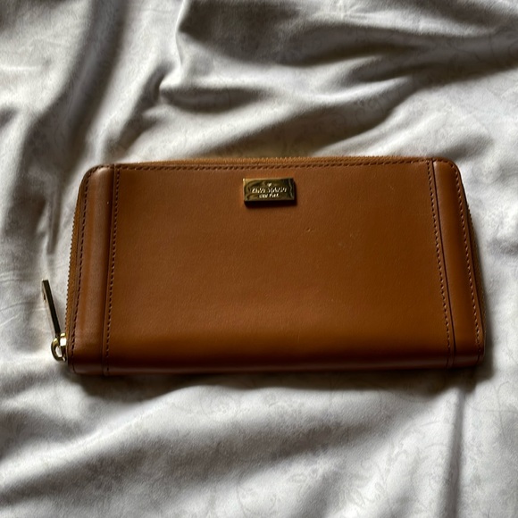 Kate Spade Large Brown Leather Continental Zip Wallet.   LE - Picture 2 of 11